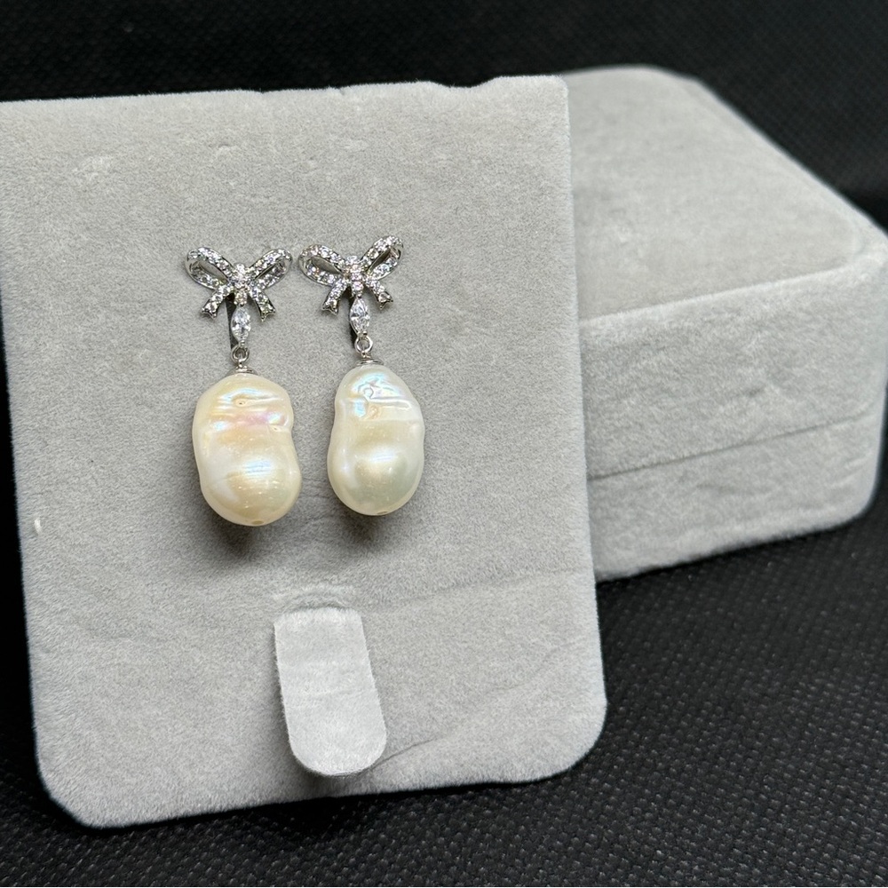 Elegant Pearl and Silver Earrings